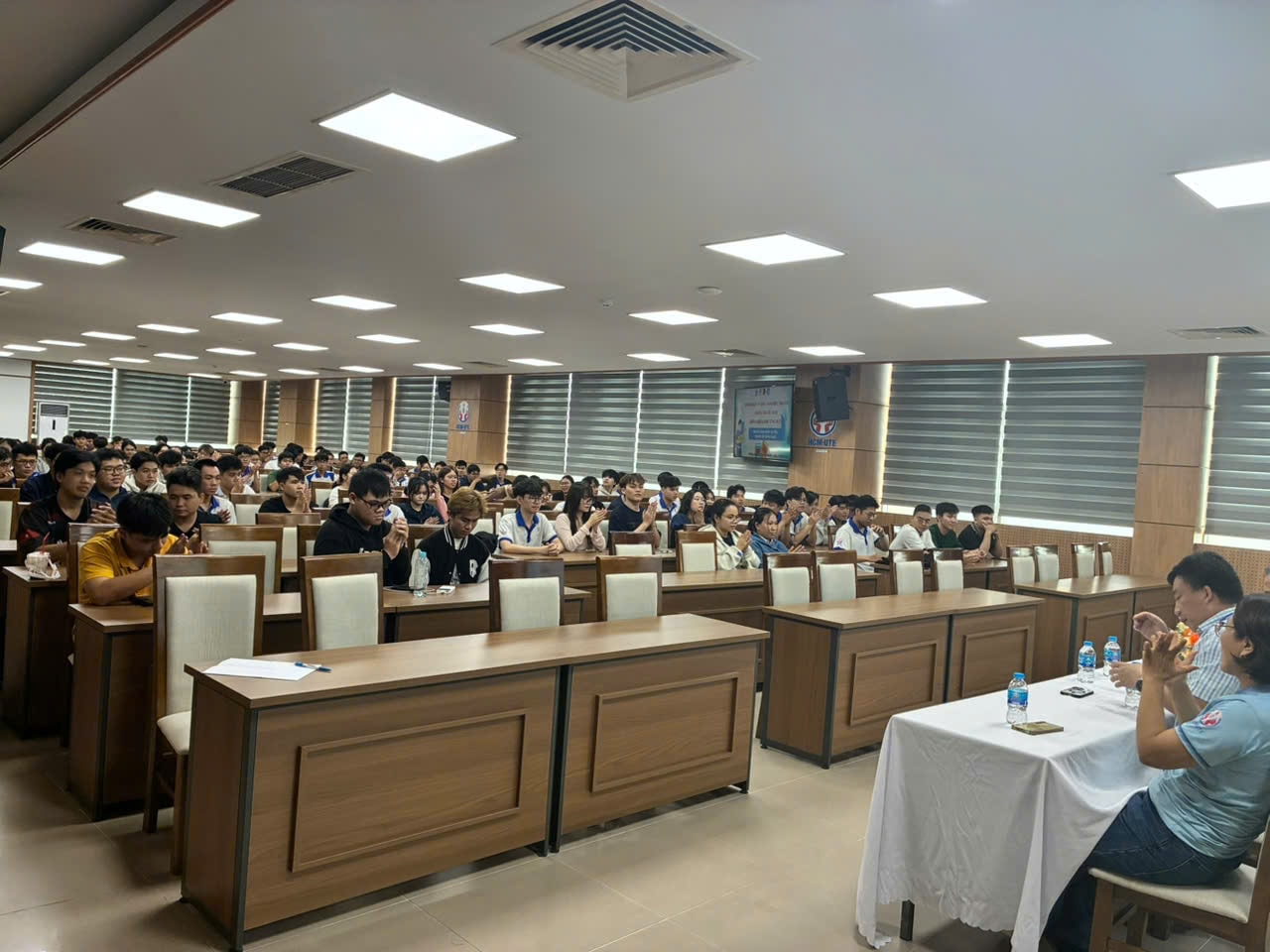 Gặp gỡ sinh viên 2026